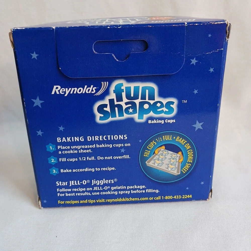 Reynolds Star Foil Baking Cups 24 Count New